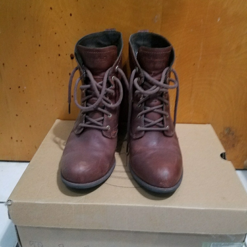 Timberland Boots - Picture 2 of 7